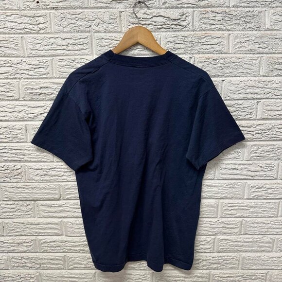 Vintage Bugs Bunny Single‎ Stitch Embroidered Shirt Large  Made in USA - Picture 2 of 5